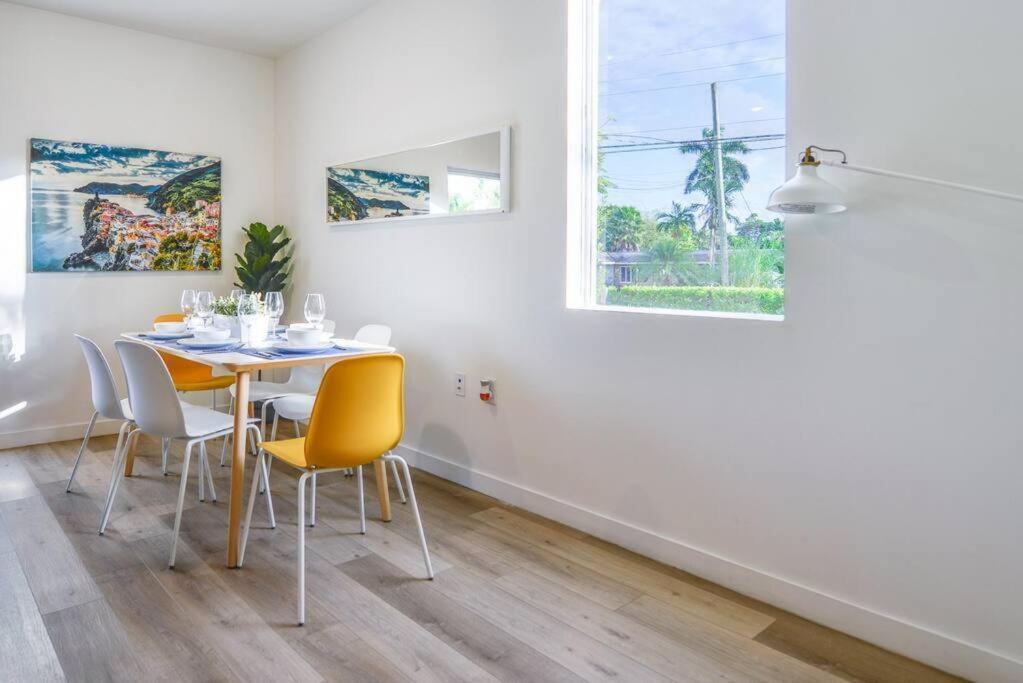 Вилла Amazing Town House 15 Min From The Beach Wfree Parking Майами Экстерьер фото